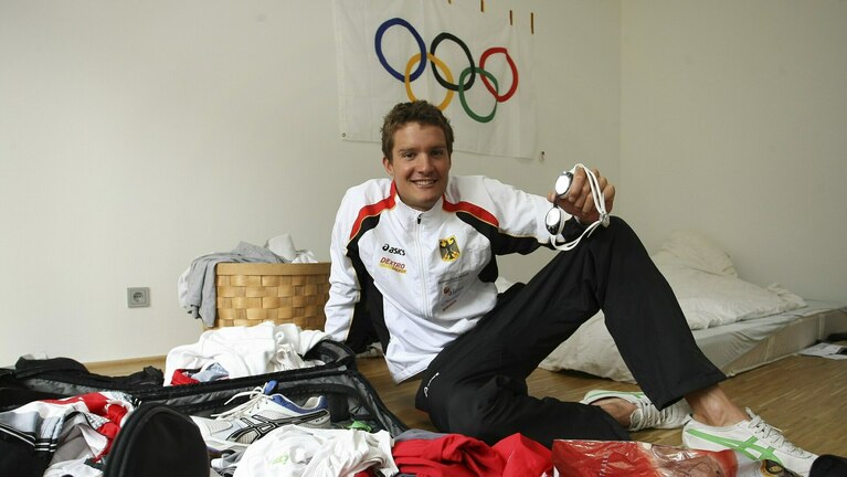 Jan Frodeno in seinem Zimmer im Haus der Athleten 2008