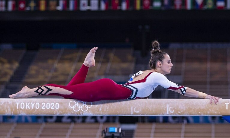 Turnerin Pauline Schäfer auf Schwebebalken.