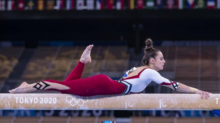 Turnerin Pauline Schäfer auf Schwebebalken.
