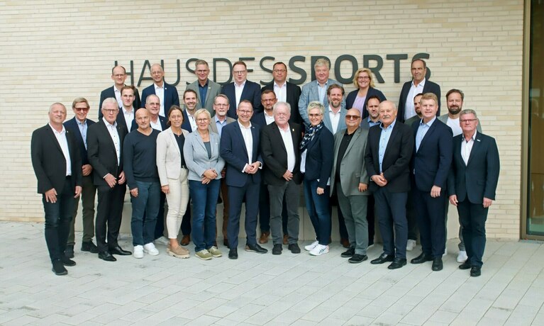gruppenfoto vorm haussport