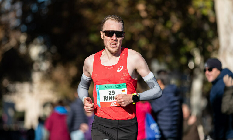 Richard ringer ist auf dem bild am laufen