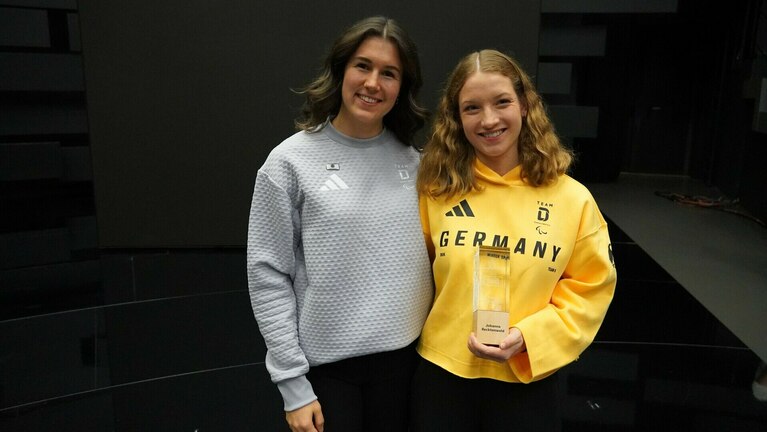 Johanna Recktenwald mit ihrem Guide Emily Weiss.