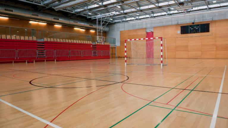 Innenansicht einer Sporthalle