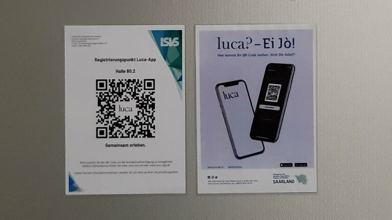 QR-Code Luca-App und zwei Handys