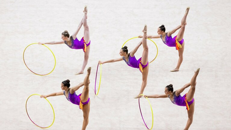 Sportgymnastinnen bei Übung.