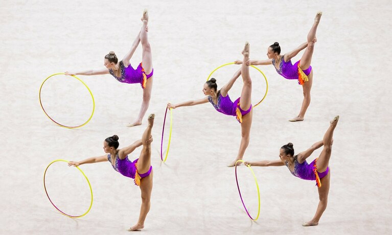 Sportgymnastinnen bei Übung.