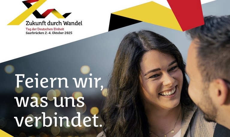 Werbefoto mit zwei Personen, die sich unterhalten, zum Bürgerfest zum Tag der Deutschen Einheit