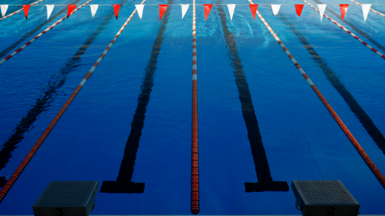 Bild der Schwimmenbahnen in einem Schwimmbad