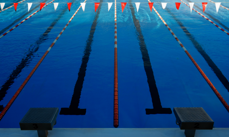 Bild der Schwimmenbahnen in einem Schwimmbad