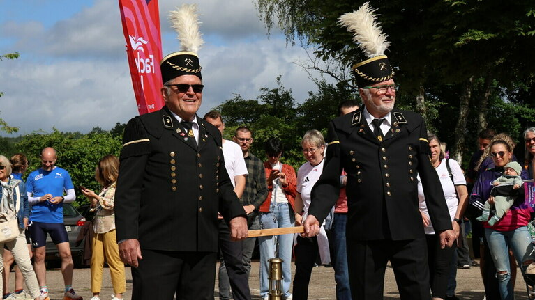 Teilnehmergruppe des Fackellaufes zu den Special Olympics Nationalen Spielen